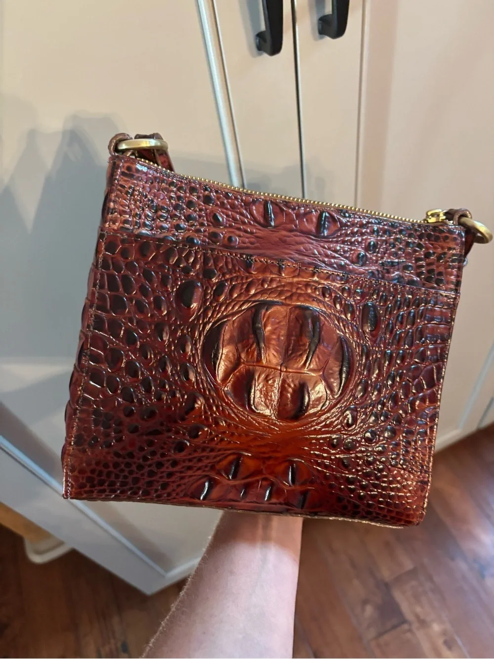 BRAHMIN Melbourne Manhattan Pecan Croc Embossed Leather Turnlock Crossbody Bag